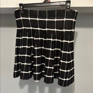 Chic Black and White Grid Skirt